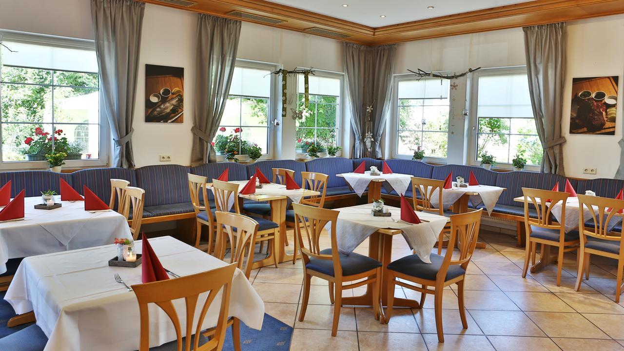 Hotel Alznauer Hof Gomaringen Exterior photo